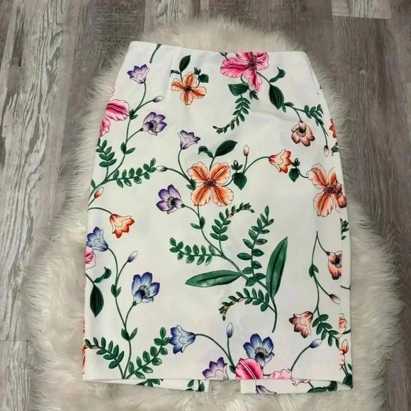 Express white floral print knee length pencil skirt sz m 8/10 - Picture 3 of 6